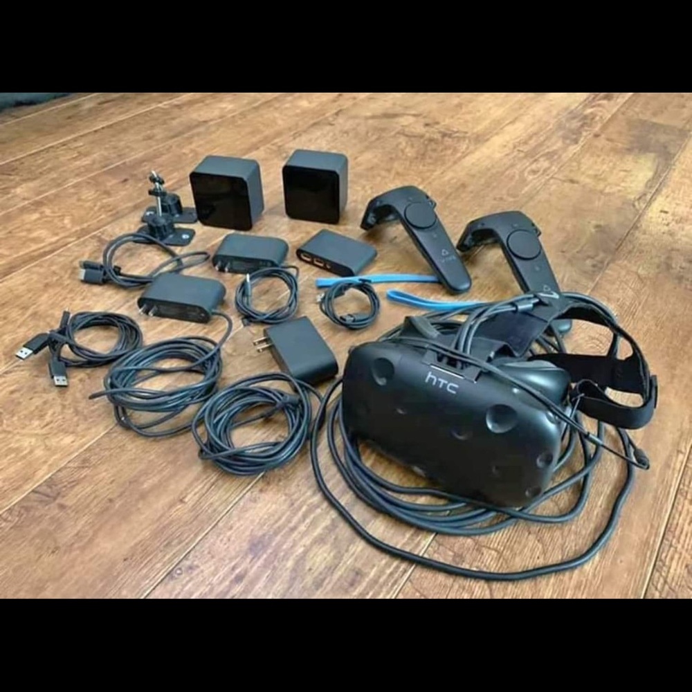 VIRTUAL REALITY SET, HTC 5 VIVE